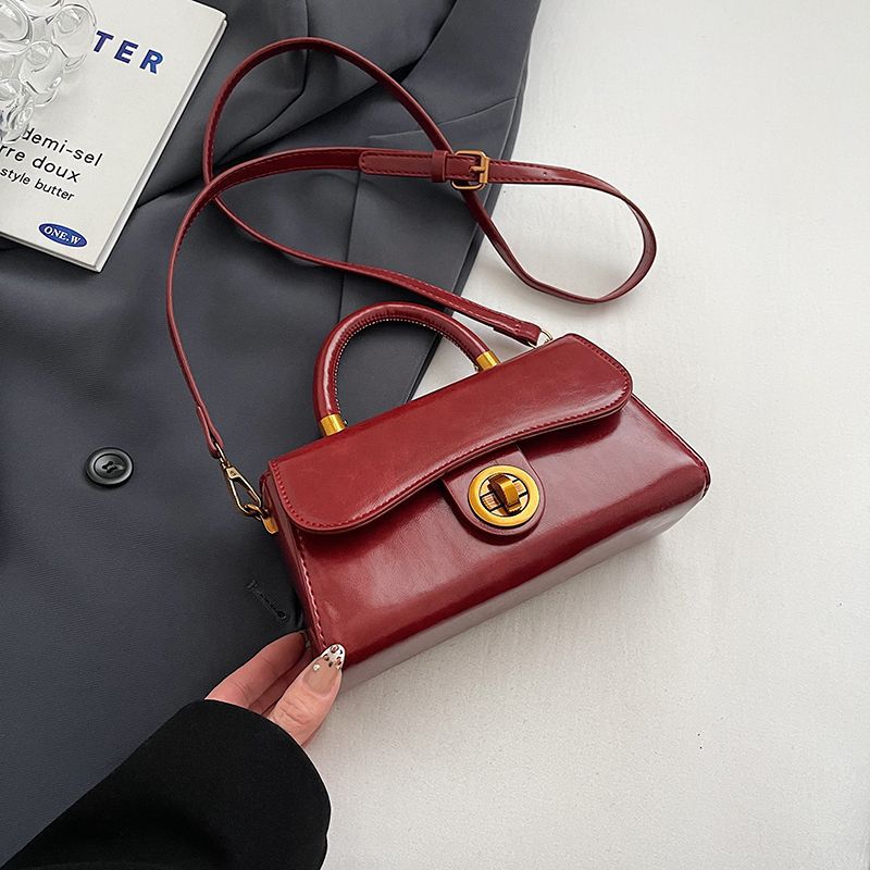 Autumn and Winter High-end Oil Wax Leather Retro Bag Women's New Autumn and Winter Versatile Messenger Bag Portable Small Square Bag