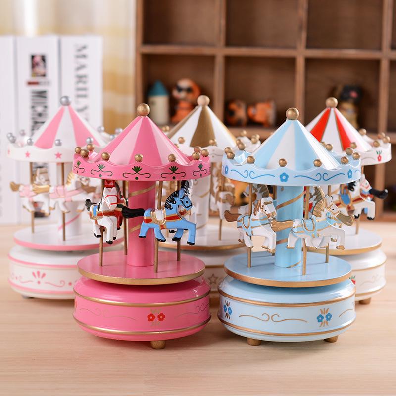 Wind-up Carousel Music Box Cake Decoration - Valentine's Day Gift & Living Room Ornament