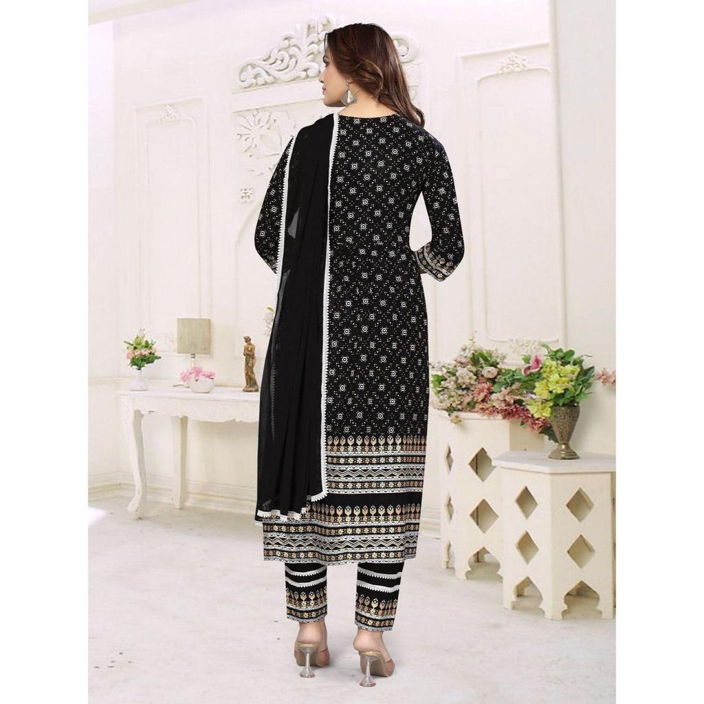 Wunderschönes Kurti aus Viskosestoff mit Nayra-Schnitt und Pent-Duppta-Set