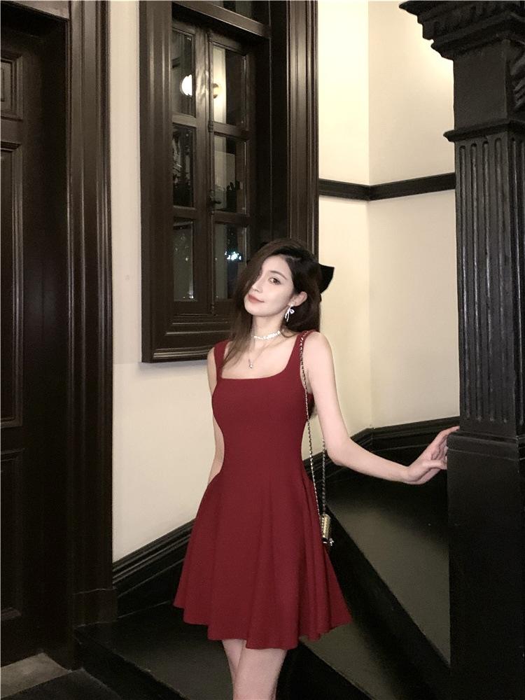 Red Medium and Long Simple Summer New Fashion High Sense French Temperament Small Suspender Dress
