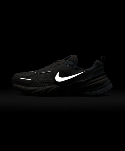 Nike V2K Run W - Platinum Tint: Summit White: Light Smoke Grey FD0736-009