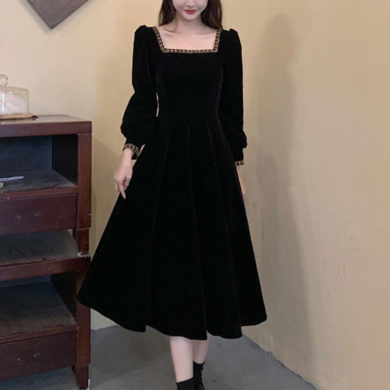 Hepburn Style Petite Black A-Line Dress with Puff Sleeves and Square Neck for Spring/Autumn