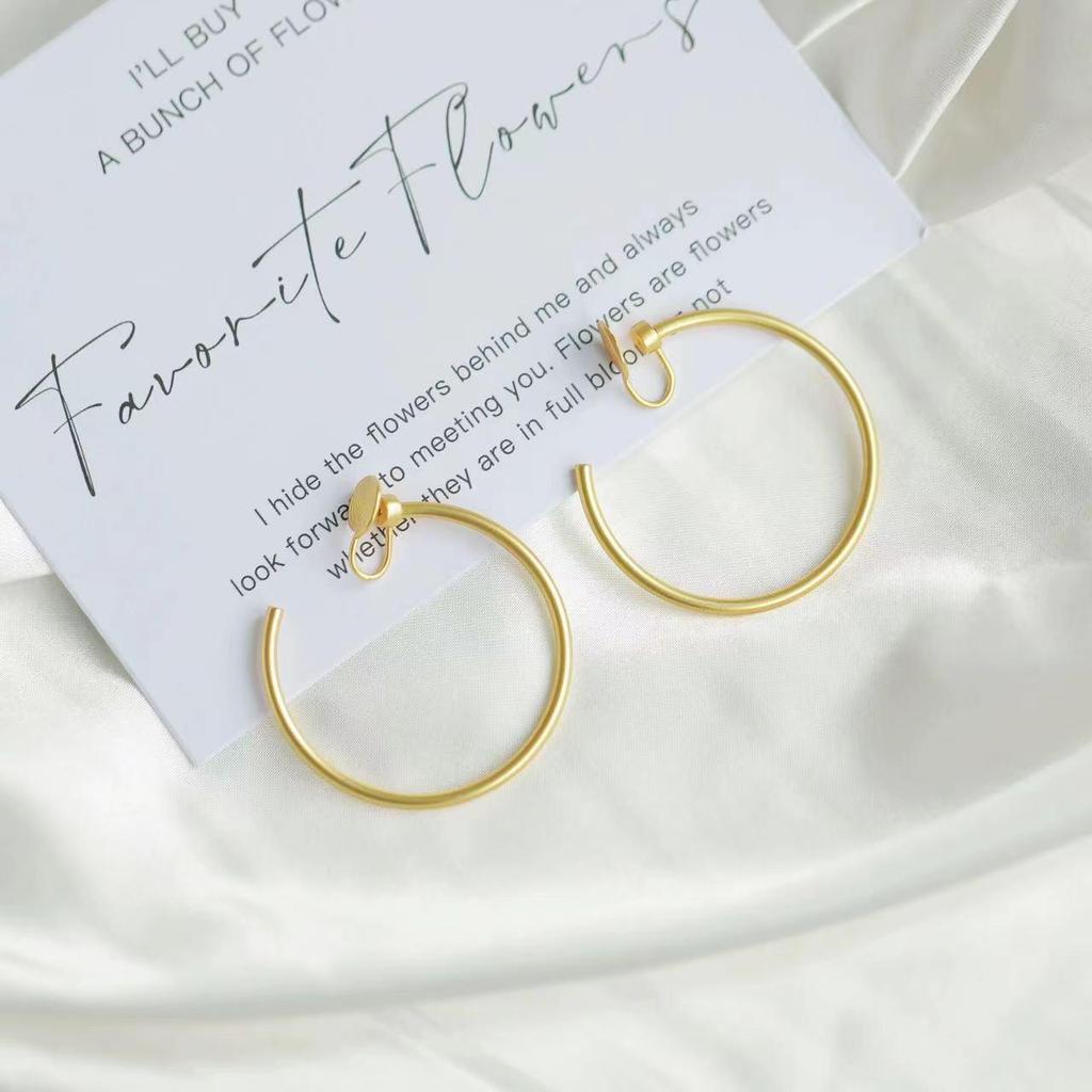 Zhao Lusi Style Simple Mosquito Coil Earrings - Versatile Winter Ear Clips In Round and Square Designs