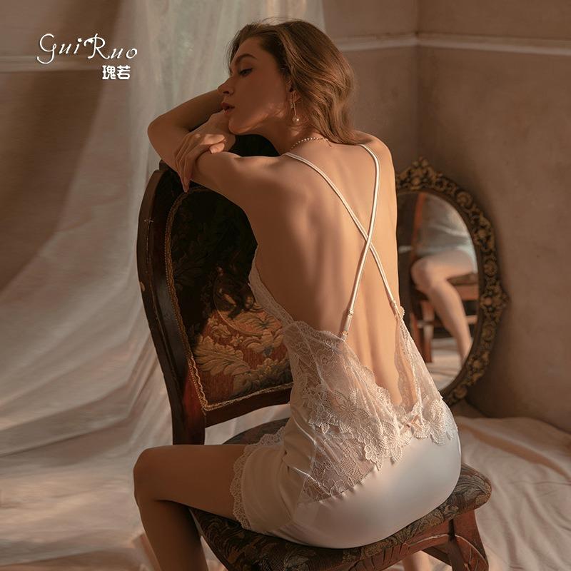 Sexy Plus-Brustpolster Satin Spitze Hosenträger Nachthemd Gürtel Hupenärmel Robe Damen Heim-Set