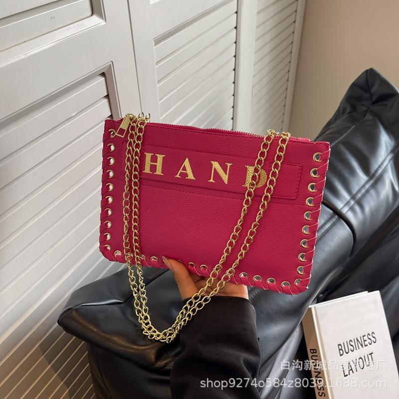 

French niche fashion hand-held envelope bag temperament small bag women s 2025 new trendy versatile messenger bag розы красного