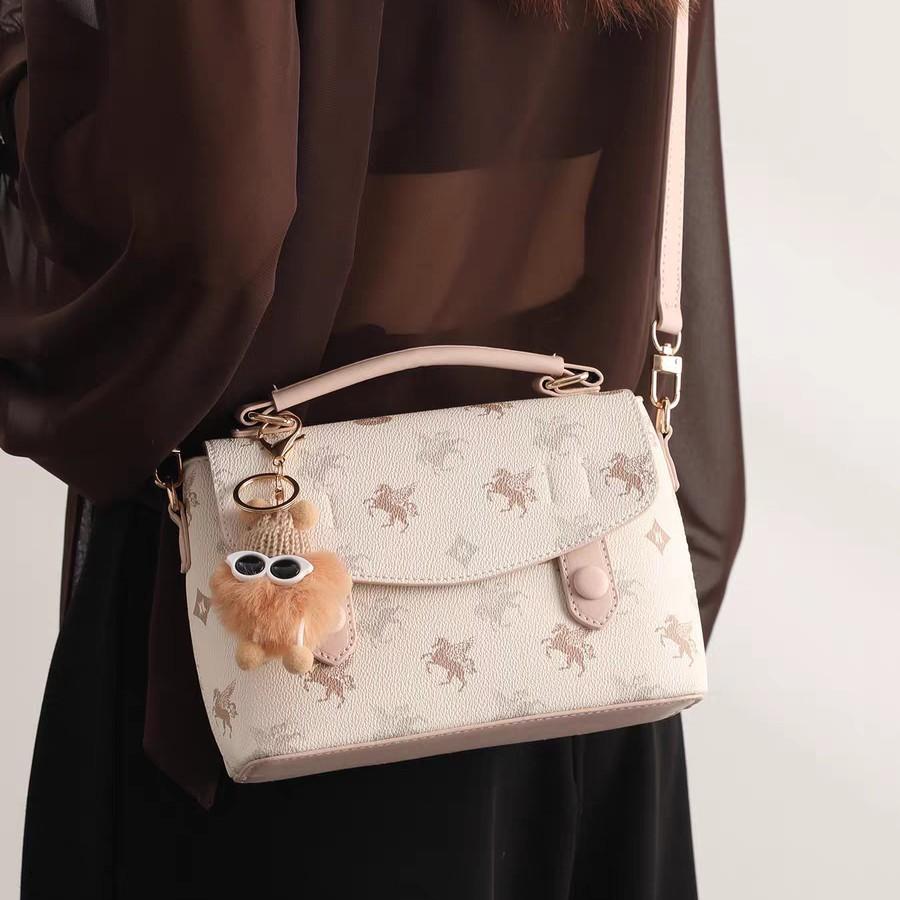 

Wholesale street trend new saddle bag handbag fashion versatile shoulder bag contrasting color oblique span bag