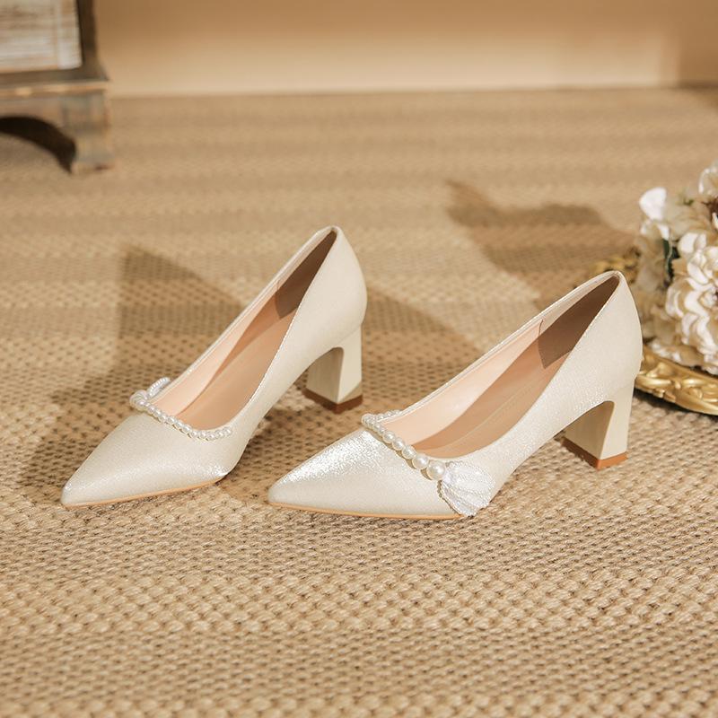 

Nai Pai~ French pearl thick heel high heels design sense niche temperament satin pointed dress bridesmaid shoes light color 40