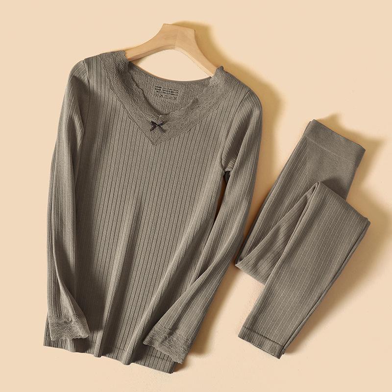 

Женский термокомплект из кружевного бархата с V-образным вырезом - Коллекция Осень/Зима One size [80-130 catties]