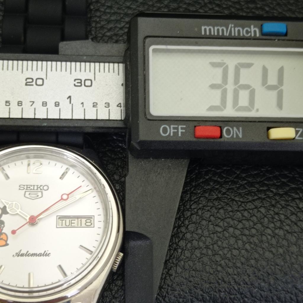 SEIKO 5 VINTAGE AUTOMATIC 7009A JAPAN MENS WHITE COLOR DIAL WATCH a700569-5 R203-a700569