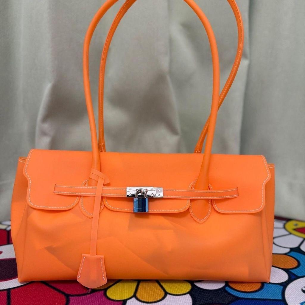 Macaron Color PVC Jelly Bag: Women's 2026 Shoulder Tote with Lock Buckle – Fashionable Commuter Bag