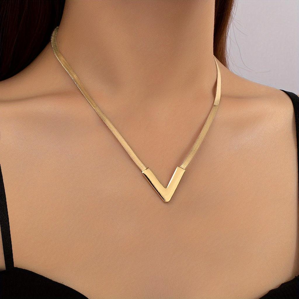 18 Karat vergoldete Halskette mit V-förmigem Anhänger im schlichten Stil, Schmuckgeschenk für Damen