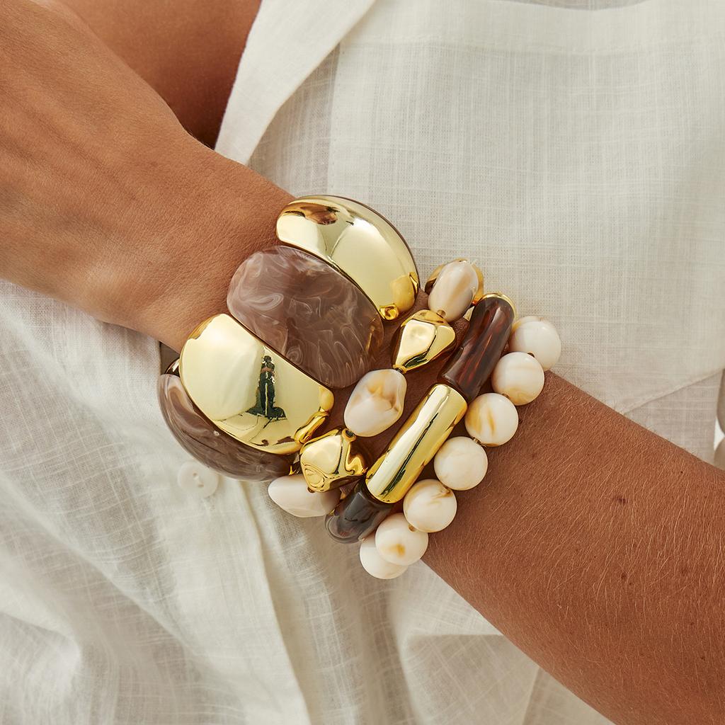 Maillard Smudged Acrylic Arc Splicing Bracelet, Light Luxury Resin Round Bead Elastic Bracelet.