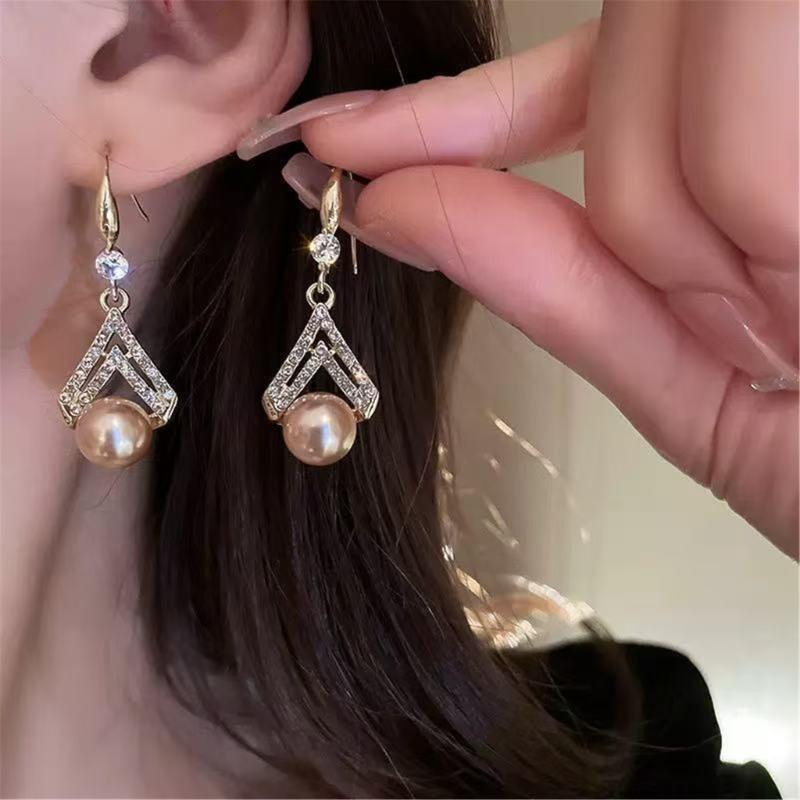 Orecchini Pendenti Geometrici con Accenti di Cristallo e Perle Finte Orecchini a Goccia Scintillanti Texture in Lega per l'Uso Quotidiano