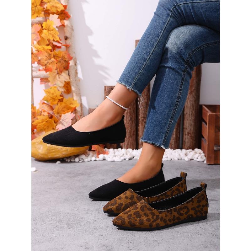 Pointed Leopard Print Pumps for Women's 2025 Autumn New Flat Plus-size Beanie Shoes
