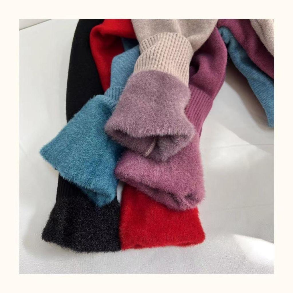 Dámský zimní svetr s polovičním vysokým límcem a silným fleecem - Módní volný střih