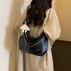 Niche Design Sense Fashionable Women's Bag Retro Lazy Wind Large Capacity Messenger Bag Versatile Casual Commuter Tote Bag