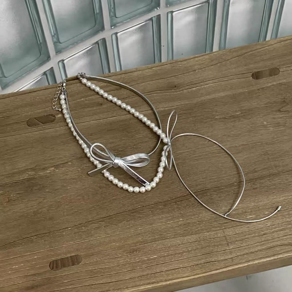 Temperament Double-layer Pearl Leather Butterfly Collar Necklace Women's High-end Titanium Steel Non-fading Collarbone Chain