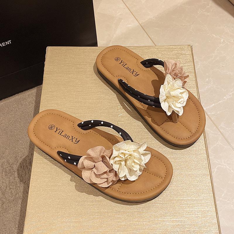 Popular Cute Flower Flat Flip-flop Shoes for Women's Summer Wear with Skirts, Light and Versatile Cool Slippers