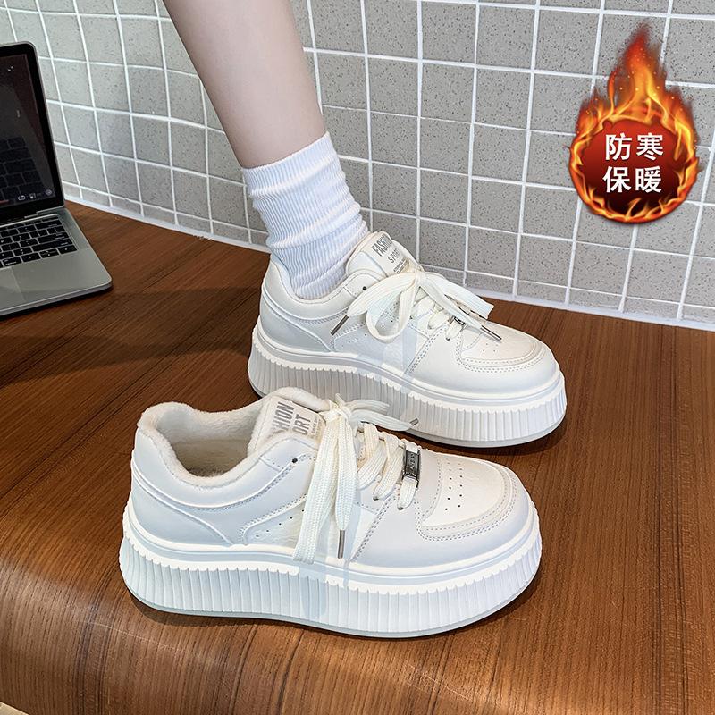 sponge cake thick-soled suction film sole women's shoes little white shoes women's autumn and winter new women's shoes velvet casual versatile boar