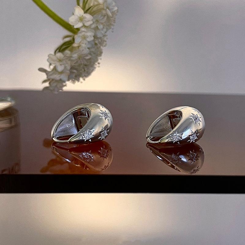 Luxury Top Quality Smooth Star Zircon Hoop Earrings for Women Girls Metal Chunky Sun Rhinestone Ear Buckle Punk Y2K Jewelry