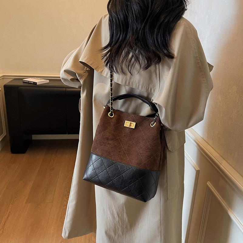 Elegant Pu Crossbody Bag With Quilted Chain Strap For Daily Office Use