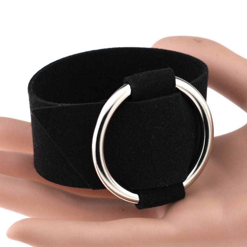 Kvinnemote sirkulær ring sjarmarmbånd bred fløyel flerfarget armbånd stor sirkel mansjett vintage klubbsmykker flanell justerbar armring