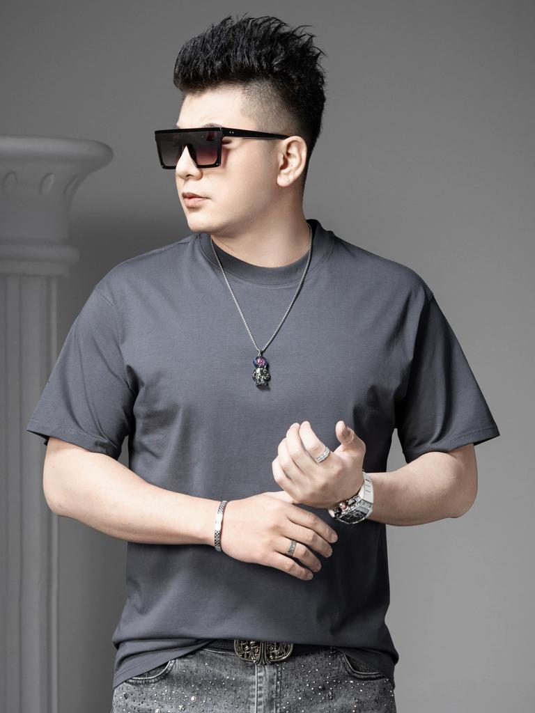 Ozhouzhan 2025 New Summer Short Sleeve T-shirt Men's Solid Bottoming Shirt Loose T-shirt Top Men's Half Sleeve
