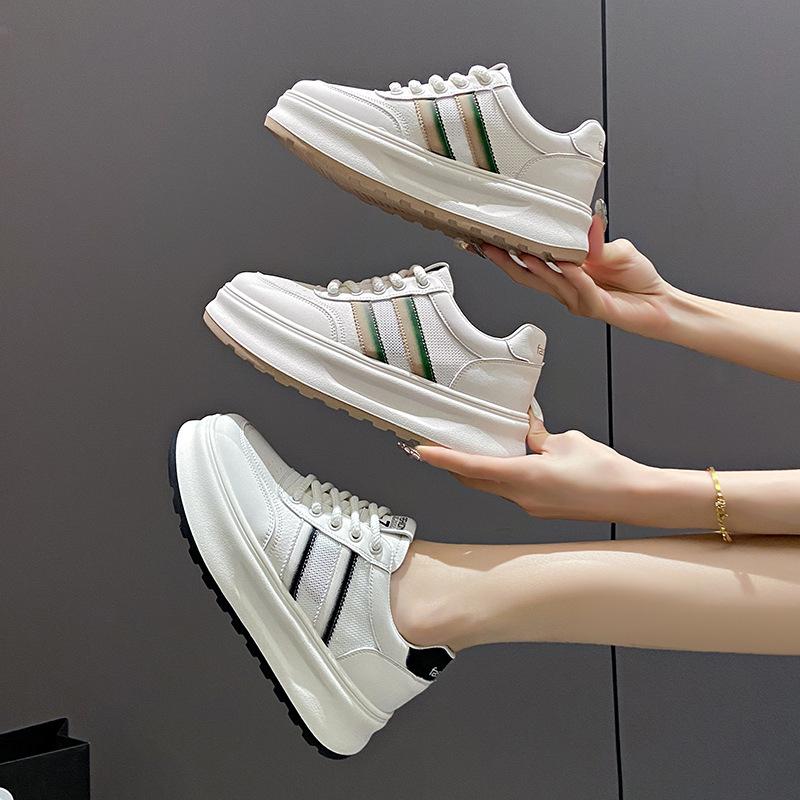 Mesh breathable little white shoes women's shoes summer 2025 new platform explosion Internet celebrity versatile casual sports shoes
