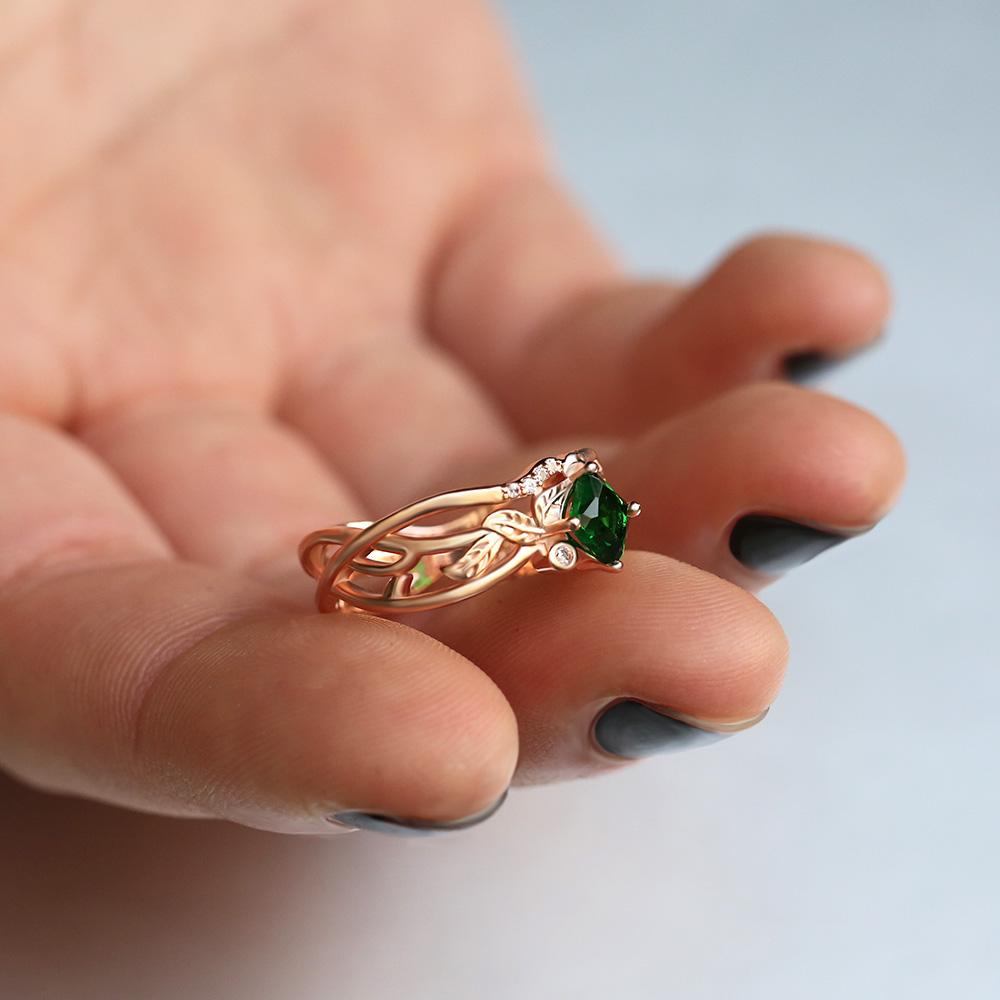 Huitan Romantic Irregular Plant Rings With Gepmetric Green Cubic Zircon Stone Fresh Leaves Band Design Engagement Rings Hot