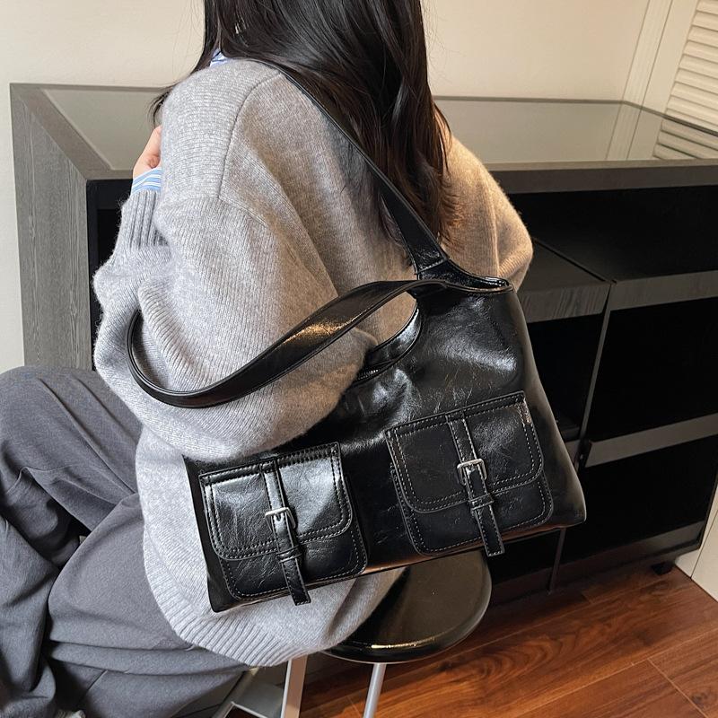 Simple and Versatile Bag Women's Large Capacity 2025 New Autumn and Winter Retro Shoulder Underarm Bag Texture Commuter Tote Bag
