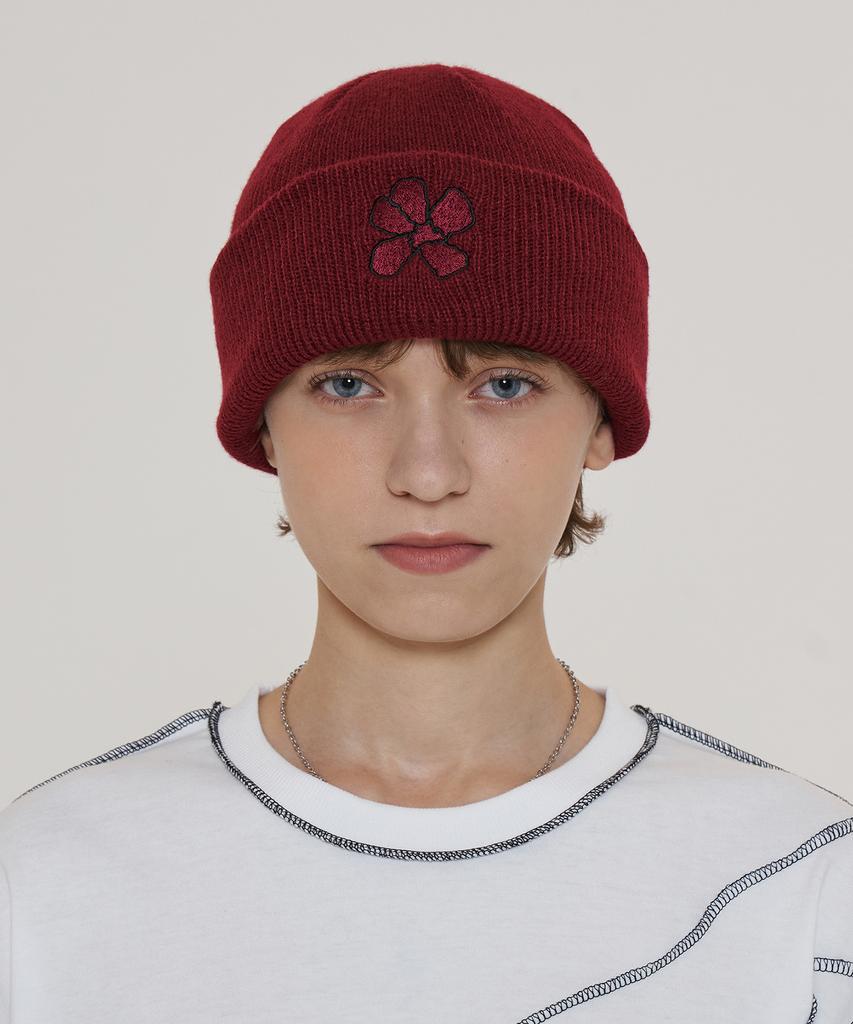UNALLOYED Flower Beanie / Wine