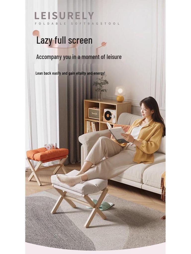 Sammenleggbar oppbevaringskrakk i massivt tre for sko og fotstøtte