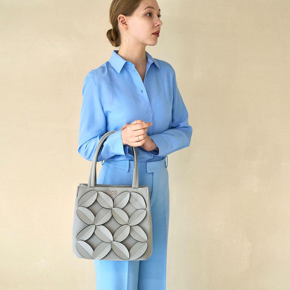 Suin Leaf Square Tote Bag - Light Gray
