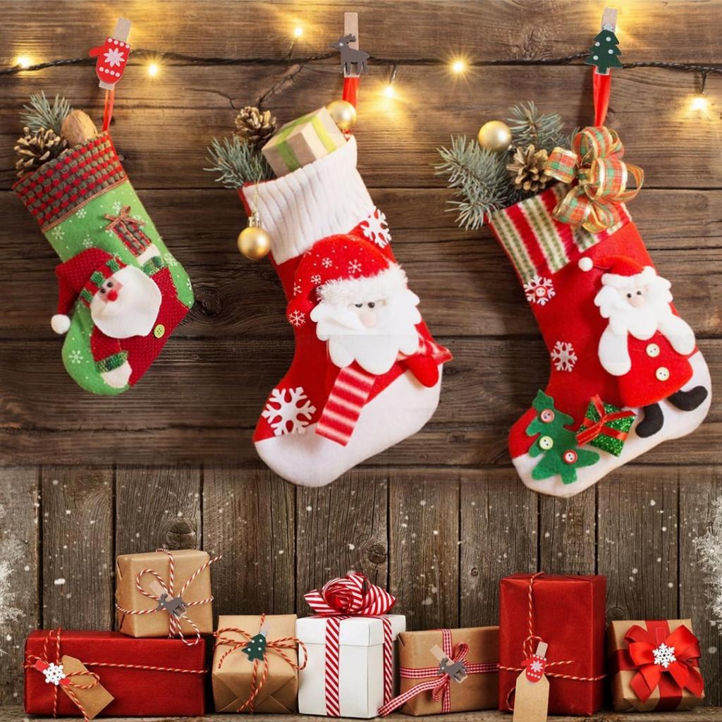 100PCS Christmas Wood Clips Christmas Tree Photo Clips Elk Gloves Snowflake Clothespins DIY Photo Pegs for Home Art Craft Decor