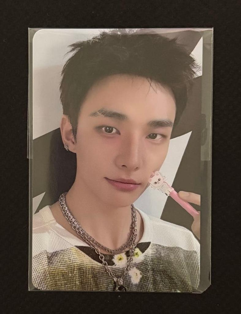 [USED] Official Hyunjin Necklace Bonus Trading Card StrayKids Menpro
