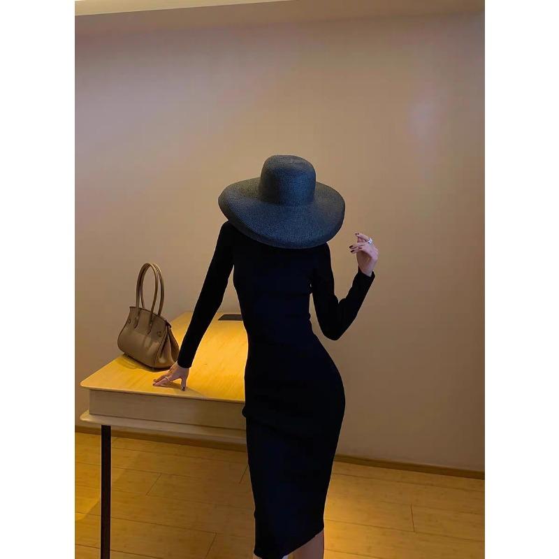 Autumn and winter retro high-end cold wind long-sleeved knitted dress French playful elegant Hepburn little black dress