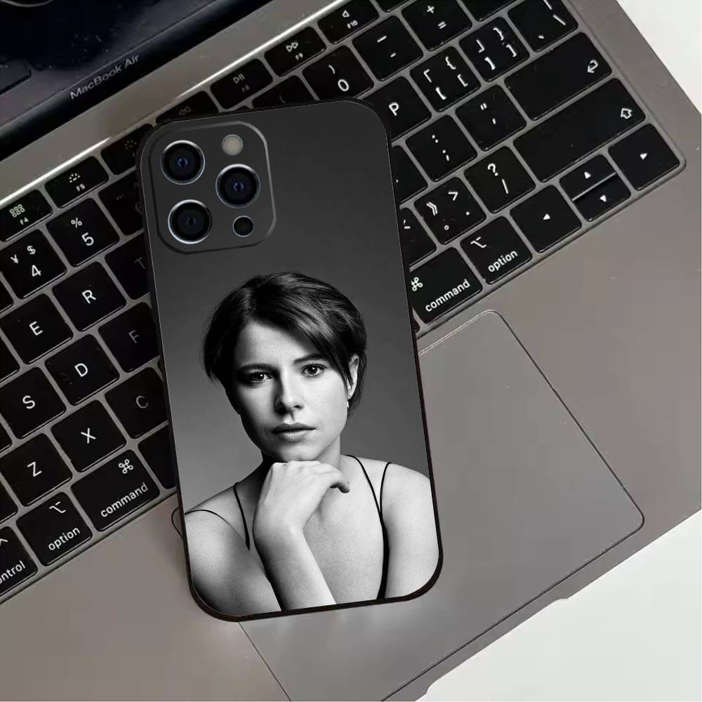 Jessie Buckley Phone Case For iPhone 17,16,15,14,13,12,11 Plus,Pro Max,XS,Soft Silicone Black Cover