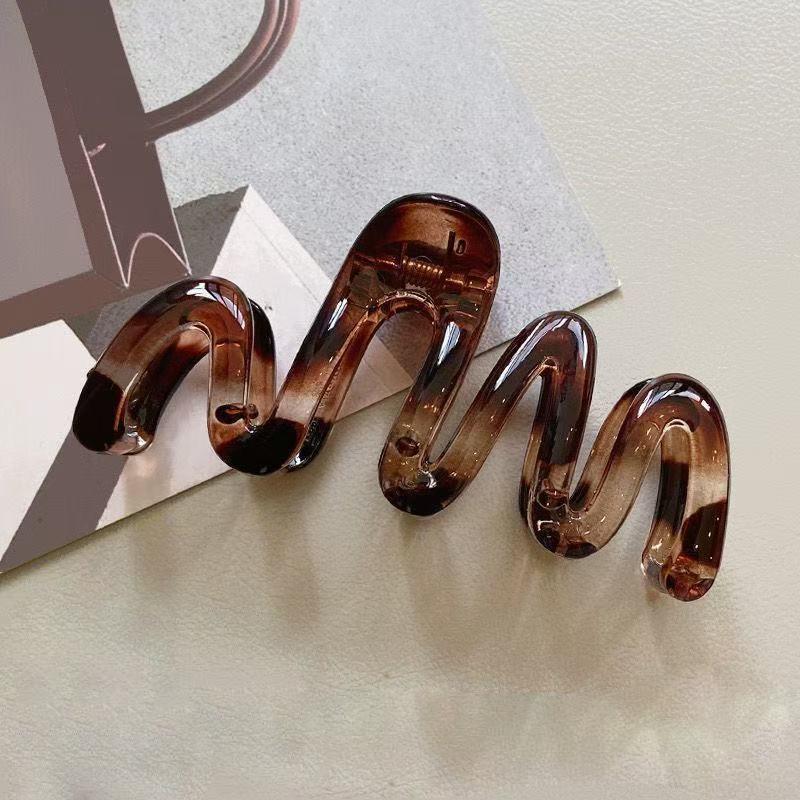 Damen Wellig Hochglänzend Bernsteinbraun 11cm/4.33in Großer Leichter Kunststoff Haarclip Elegantes Minimalistisches Haaraccessoire