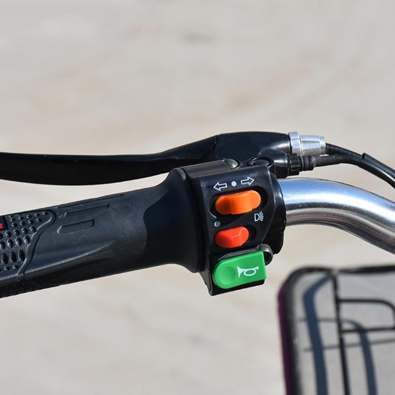 Motocykl Skuter Elektryczny Klakson Kierunkowskaz Reflektor 3 w 1 Kombinowany Przycisk Przełącznika dla CLICK125 150 Zwiększone Bezpieczeństwo