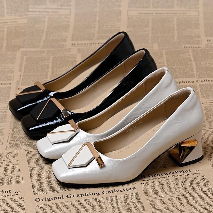 Single Shoes Women's 2025 Spring and Autumn French Square Head Light Mouth Thick Heel High Heels Seven-character Buckle Temperament One Pedal Work L