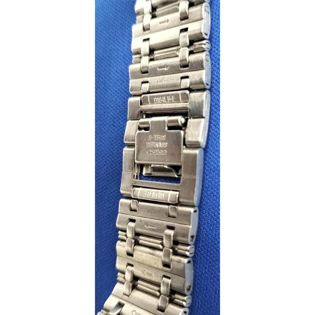 Used SEIKO V145-0D40 Quartz Analog Watch
