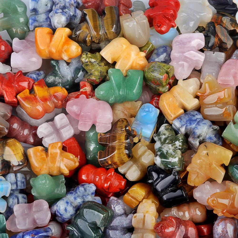 Natural Stone Bear Natural Jade Gemstone Animal Carving Charm Polar Bear Gemstone Crystal Bear Figurine Animal Statue Carving