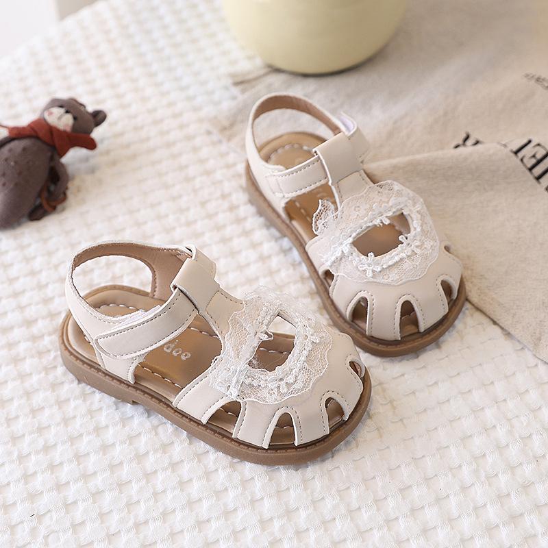 2026 Girls' Heart Hollow Turban Sandals - Korean Style, Breathable, Soft Sole Beach Shoes