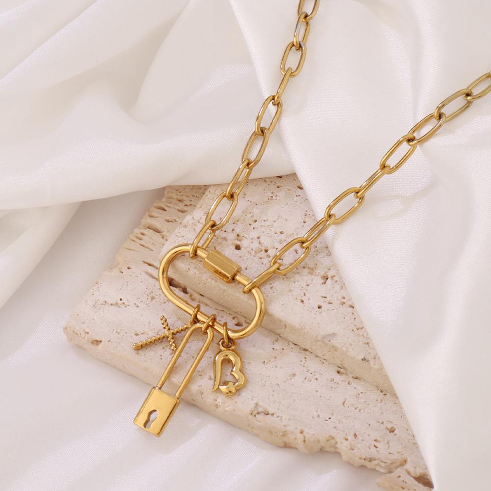 Paperclip Charm Necklace for Women, Gold Chunky Charm Necklaces Starfish Seashell Jewelry Charms Boho Gift Minimalism Metallic Style