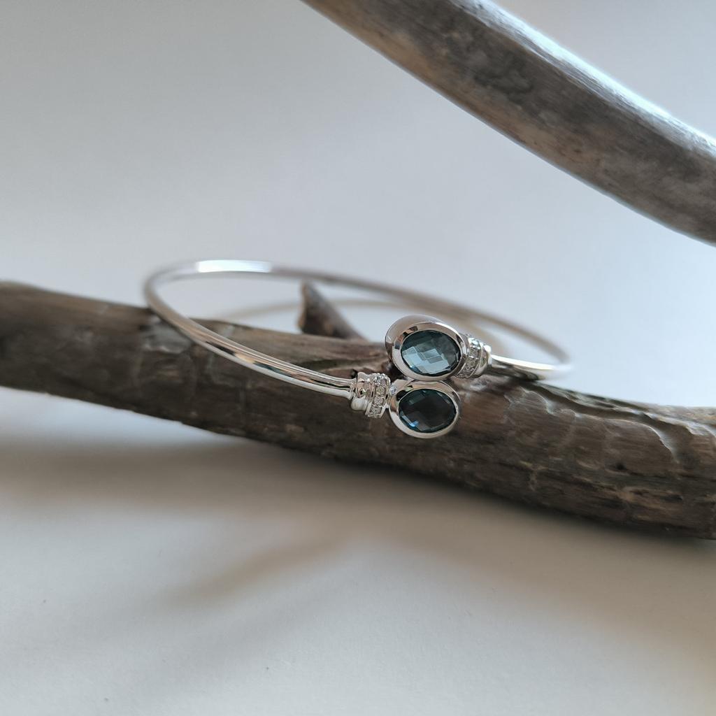 Silver Bracelet with London Blue Topaz 1.971ct, Cubic Zirconia, Item Weight 7.92 G (2206699)