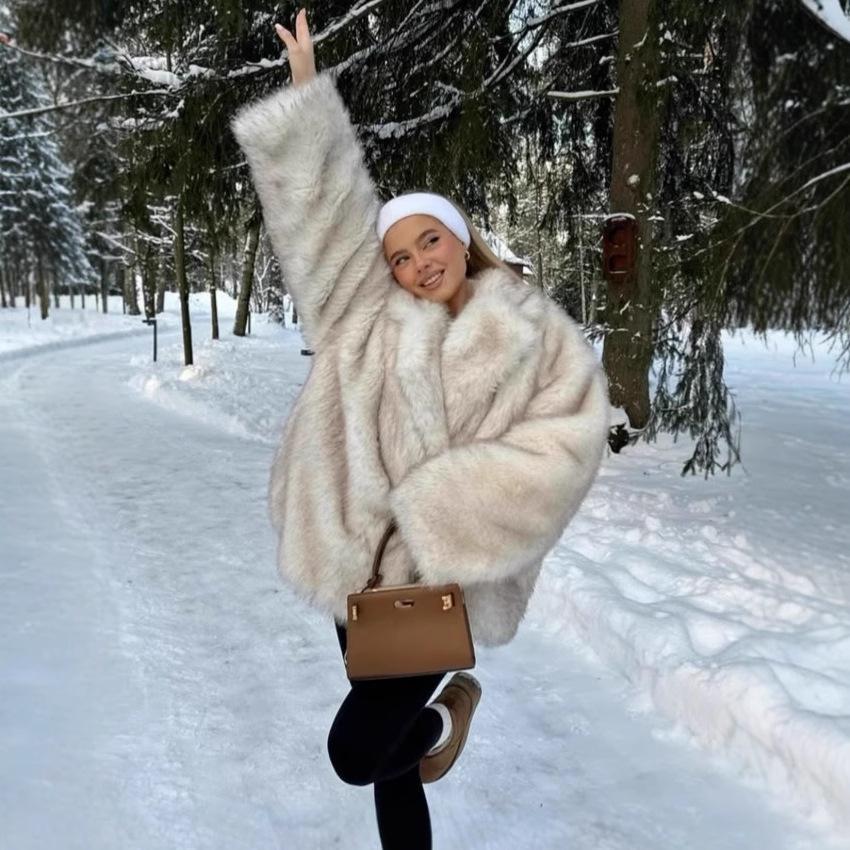 Cappotto da donna in finta pelliccia con colletto rovesciato e maniche lunghe, vestibilità larga, giacca in pelliccia streetwear