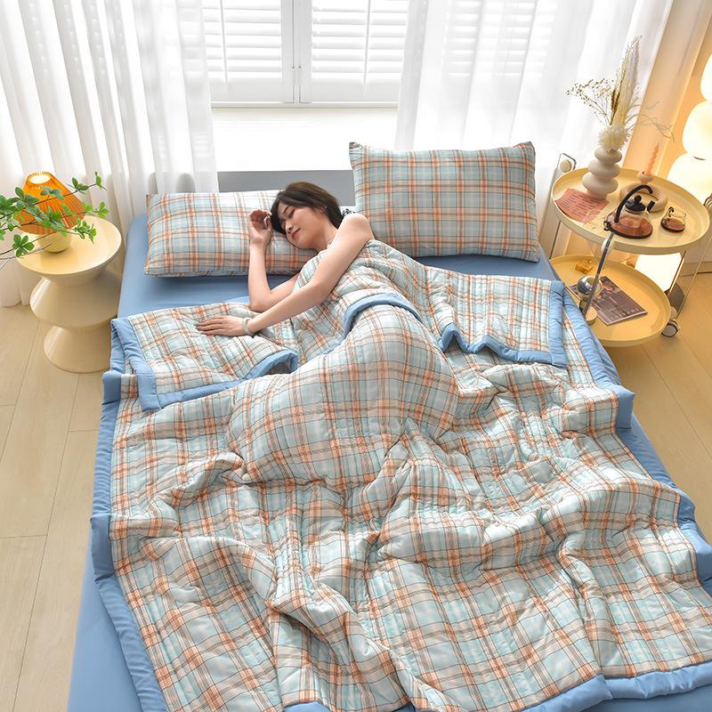 Comfortable Summer Quilt Cooling Sensation Lightweight Blanket Coolness Bare Sleeping Quilted Comforter Duvet  Flower Printed Quilted Bedspread
