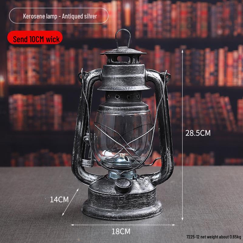 Vintage Handheld Kerosene Lantern: Antique-Style Outdoor and Household Lighting