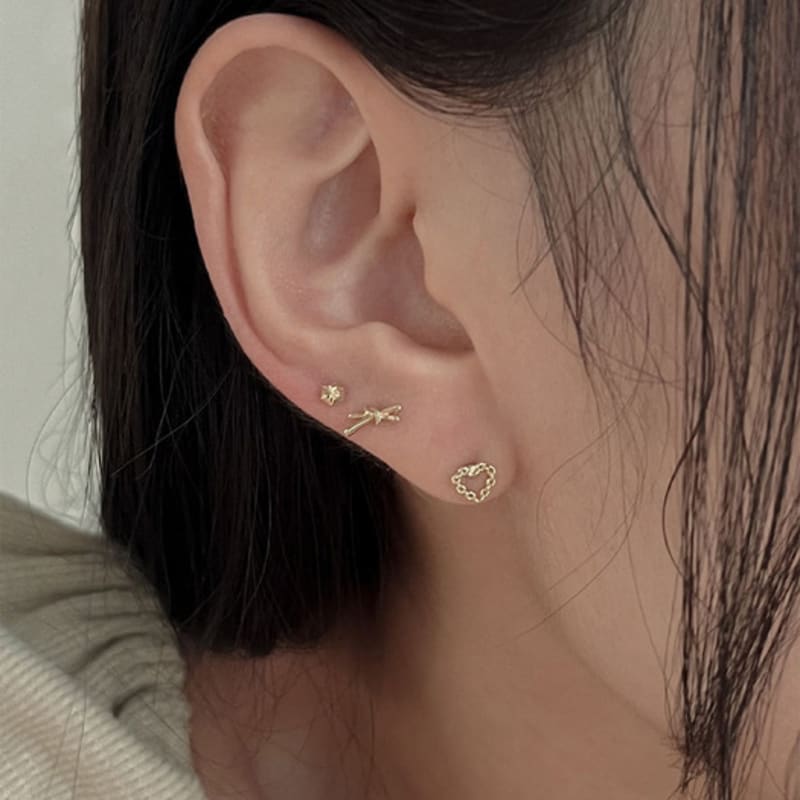 Youngglow 14k Chain Heart Piercing