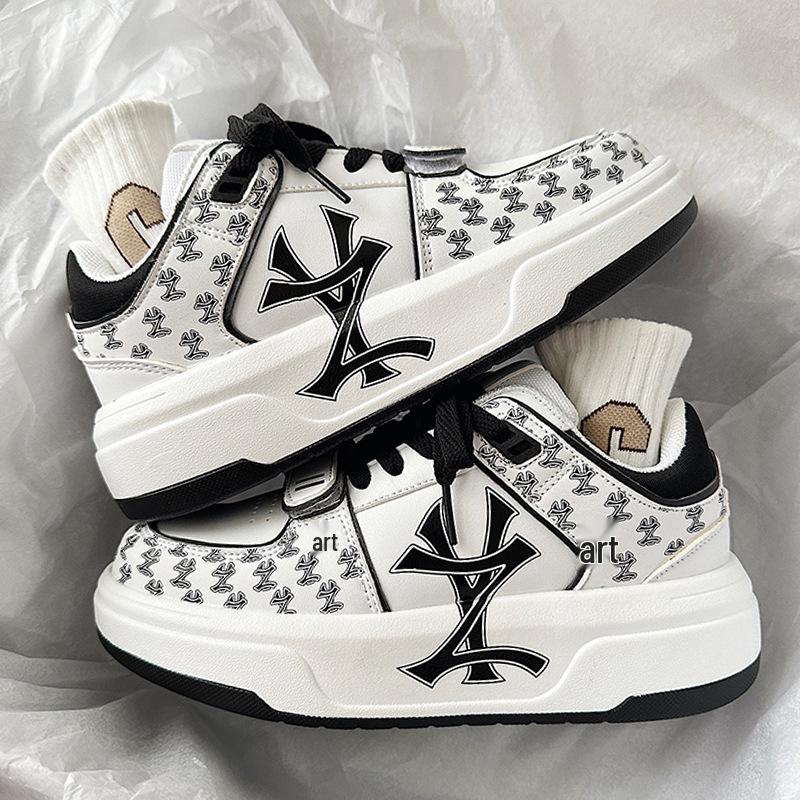 2025 Men's White Lightweight Versatile Thick-Soled Casual Sports Shoes